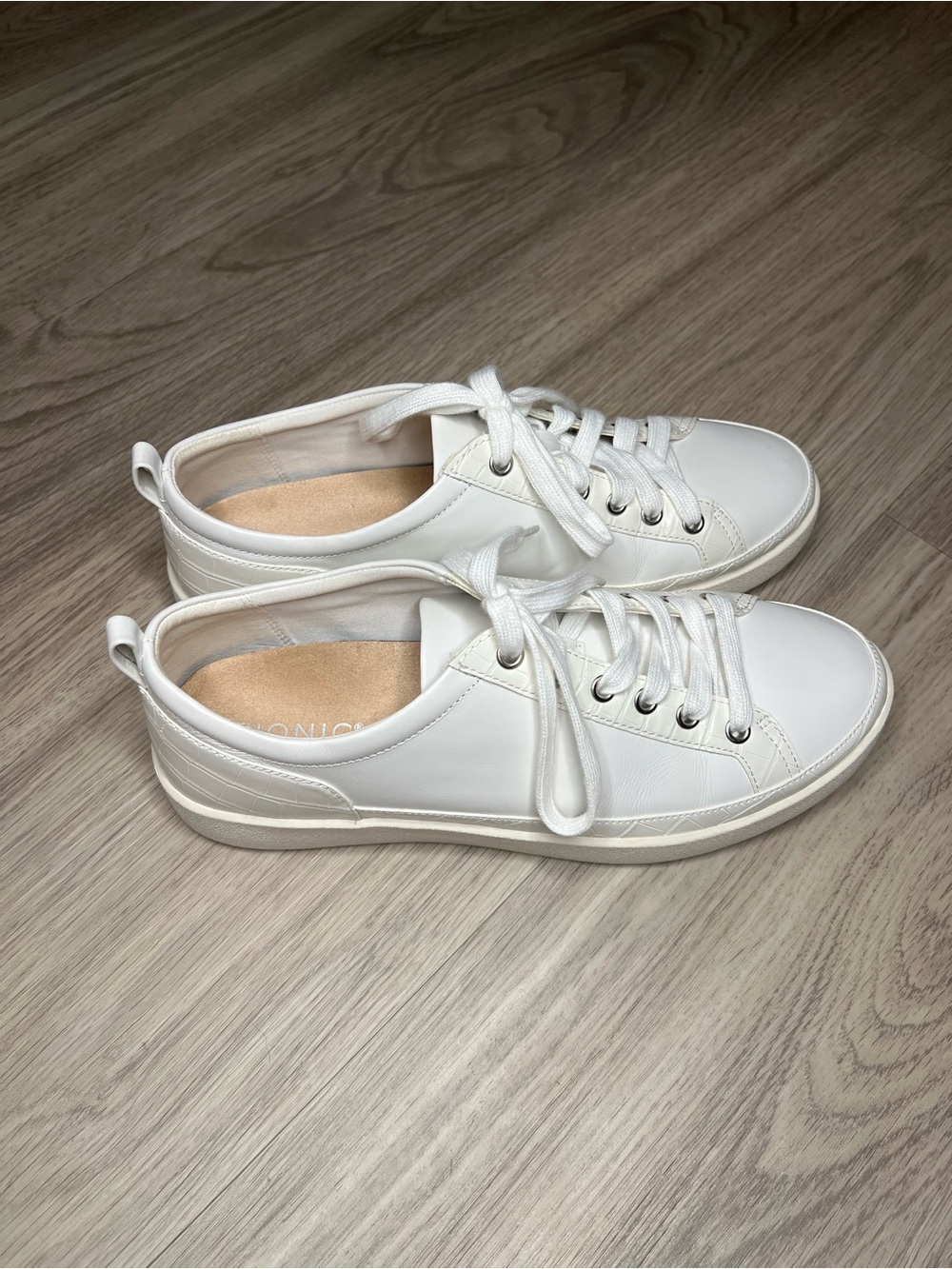 Vionic Winny Leather Women's Sneakers White Sz 10 ~Cute Casual Career Outdoor